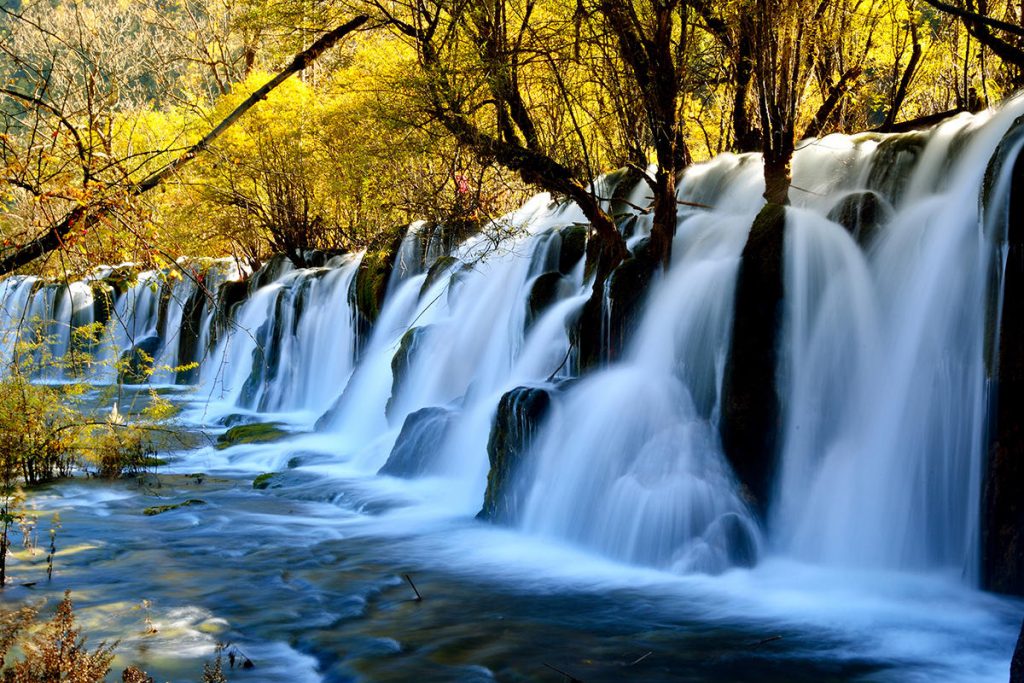 Jiuzhaigou Nationaal Park een mooie waterval